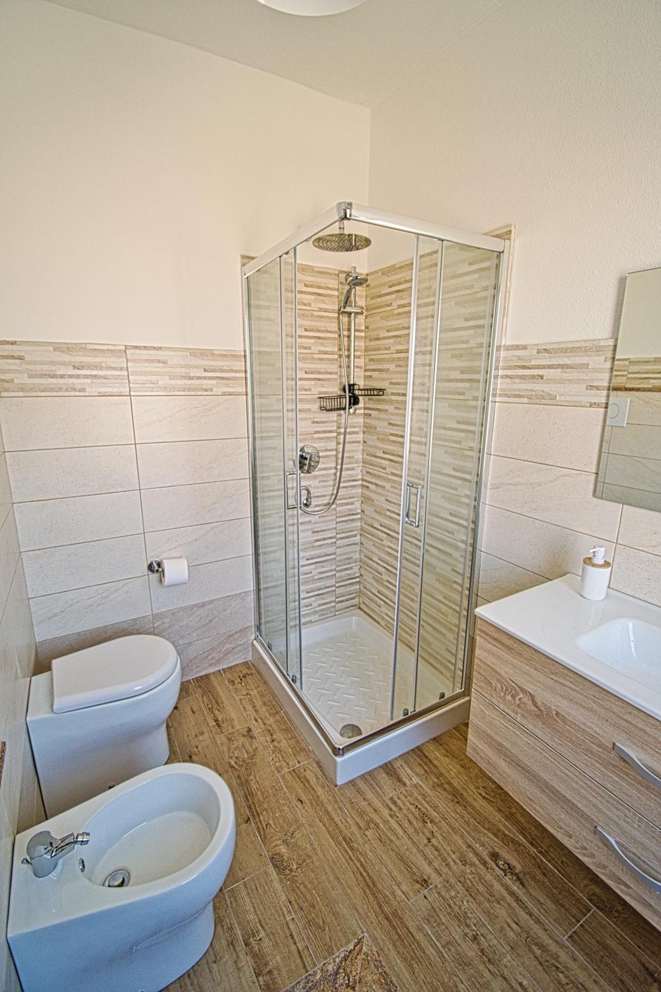 Dommu Livia Hotell Lotzorai Exteriör bild