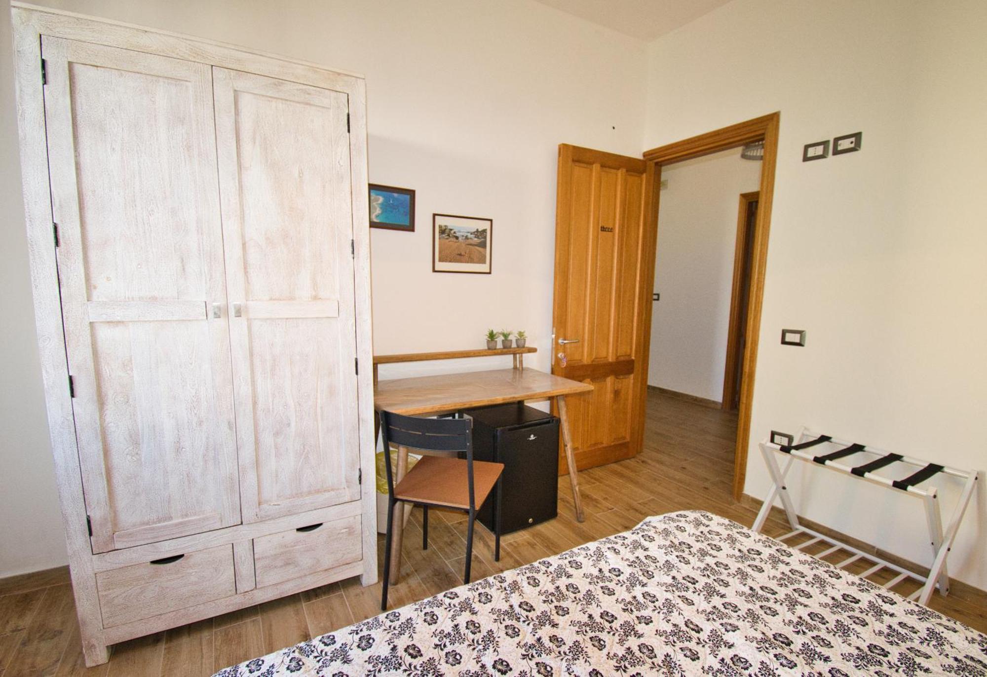 Dommu Livia Hotell Lotzorai Exteriör bild