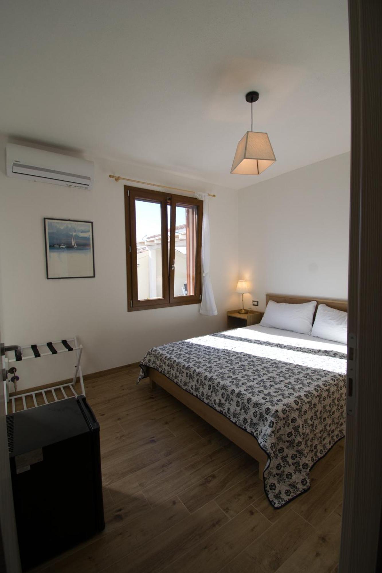 Dommu Livia Hotell Lotzorai Exteriör bild