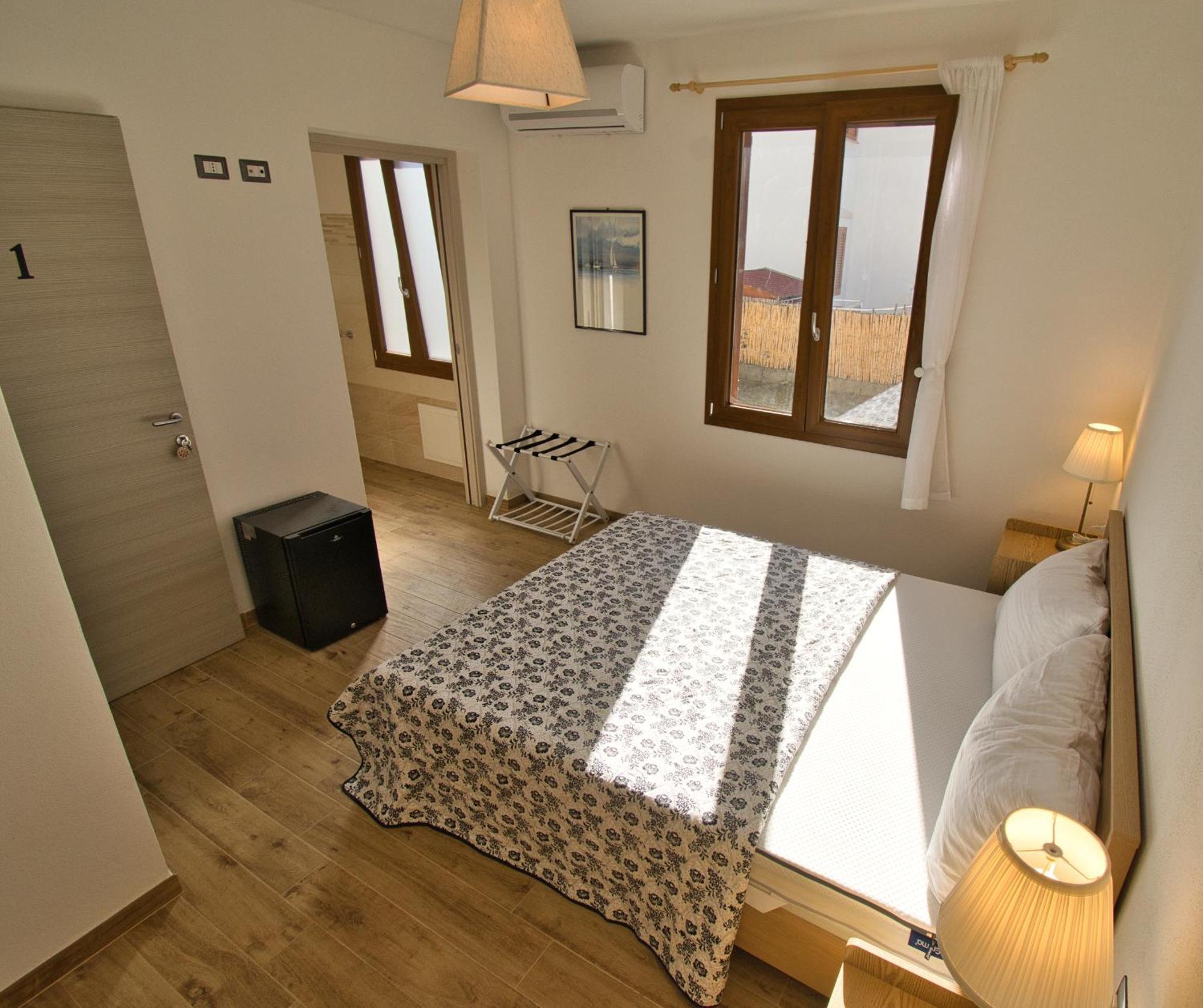 Dommu Livia Hotell Lotzorai Exteriör bild