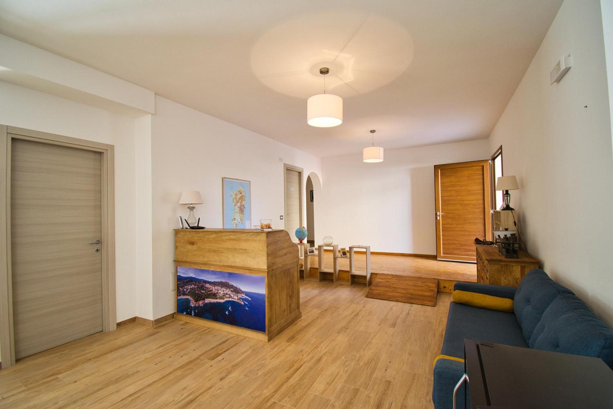Dommu Livia Hotell Lotzorai Exteriör bild