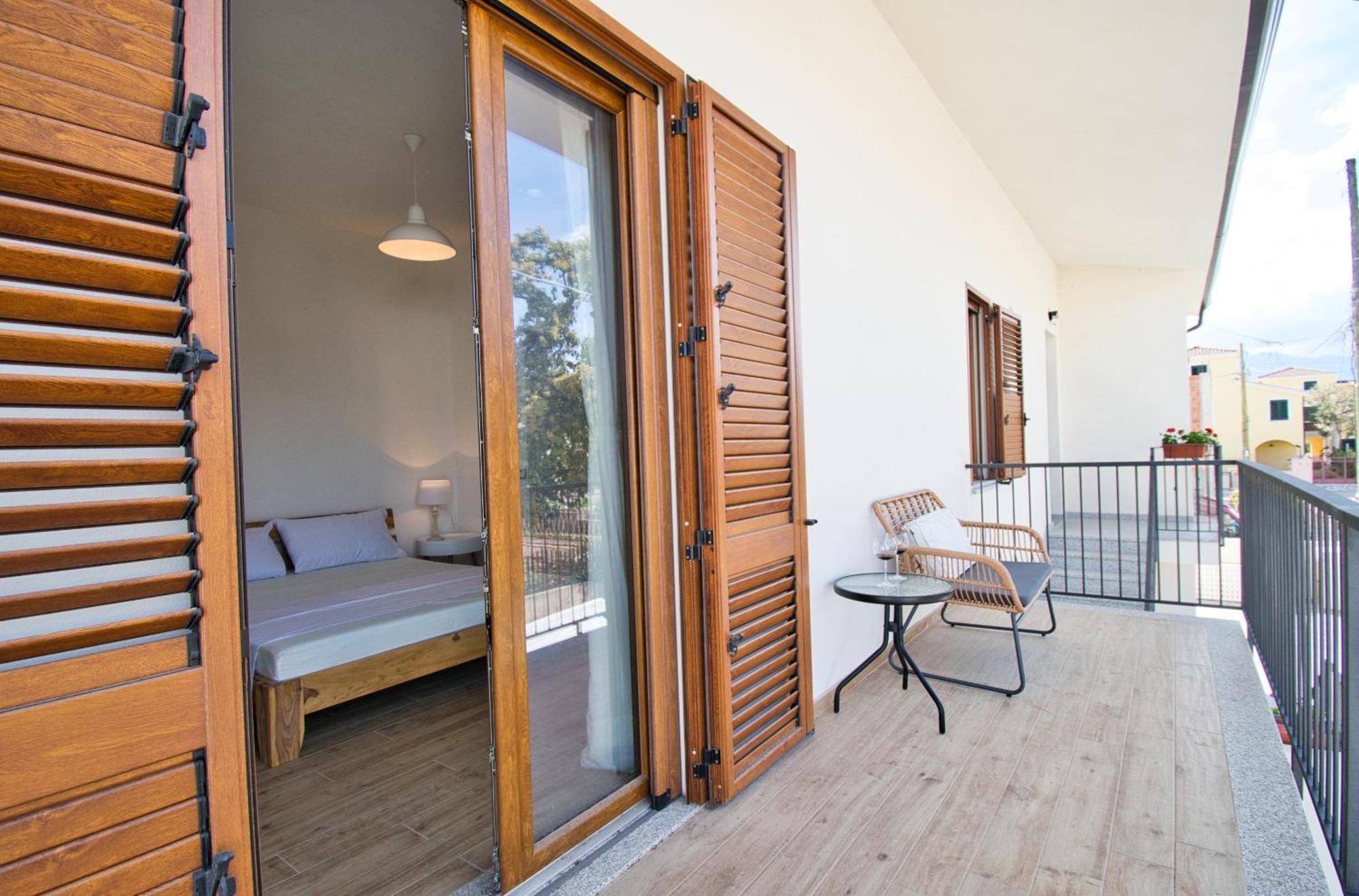 Dommu Livia Hotell Lotzorai Exteriör bild